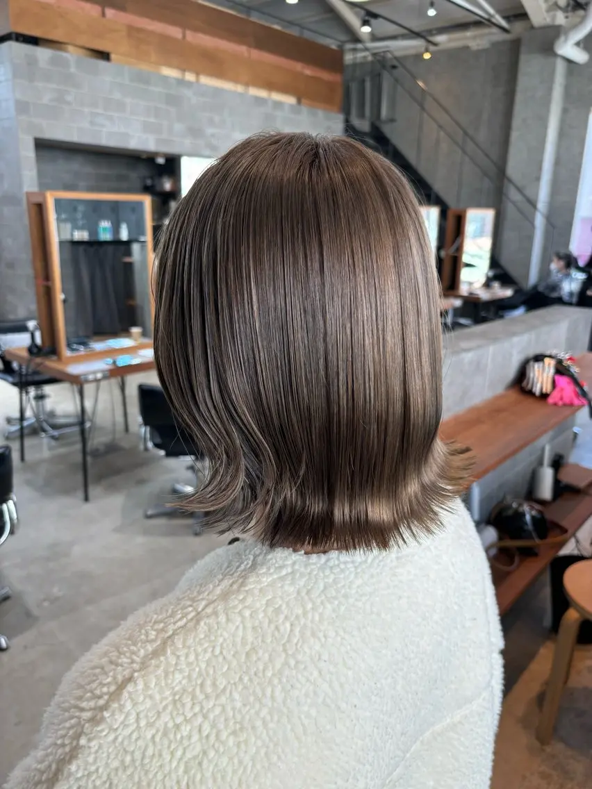 ショート カラー ヘアアレンジ ブリーチ ブラウンカラー オリーブブラウン カット ヘアカラー トリートメント ヘッドスパ ヘアセット 押切 響 のヘアスタイル