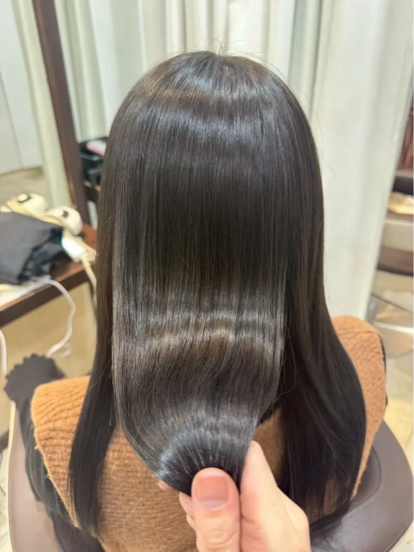ロング 三浦 祐里のヘアスタイル