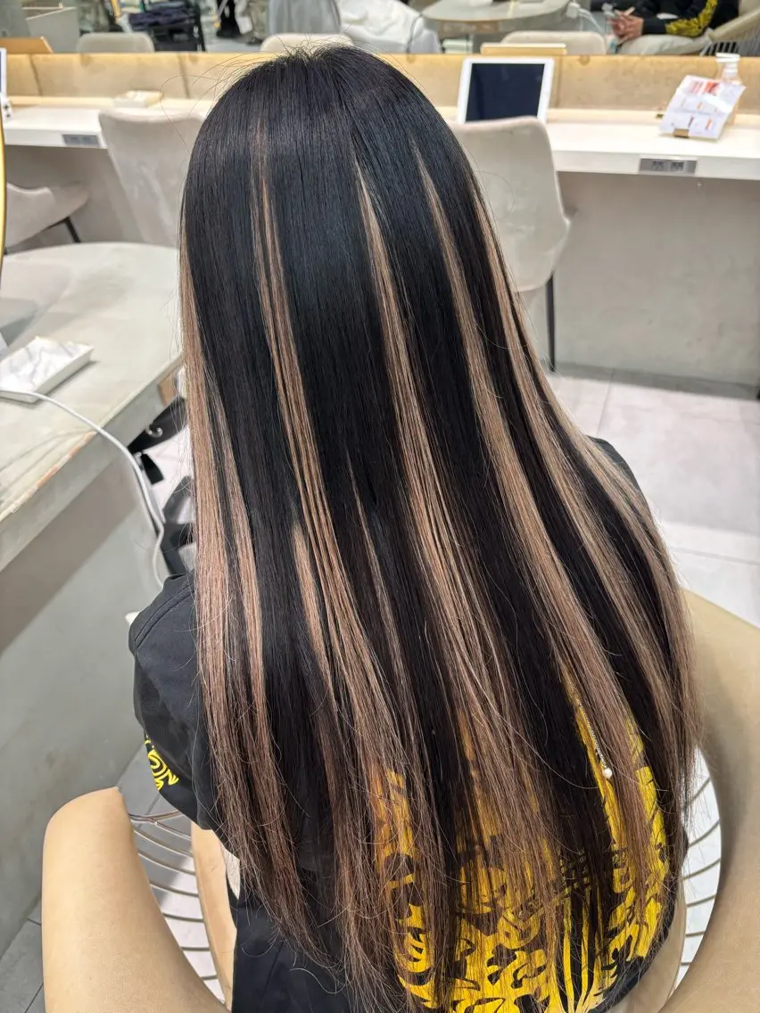 ロング エクステ ハイライト あいり／艶髪 、透明感カラー🩶のヘアスタイル