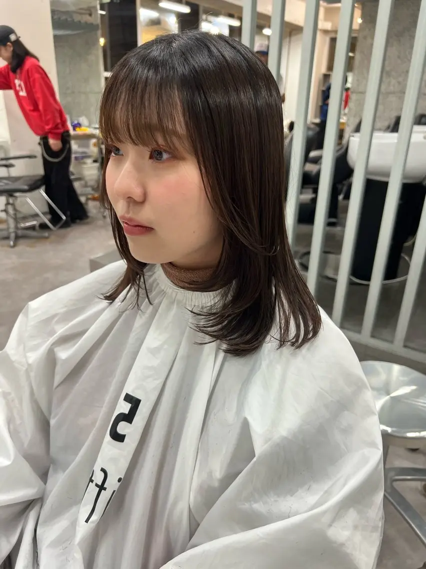 セミロング カラー パーマ ヘアアレンジ くびれヘア 顔まわりレイヤー 韓国風ヘア くびれレイヤー レイヤーカット ショートヘア原宿 fifth コシのヘアスタイル