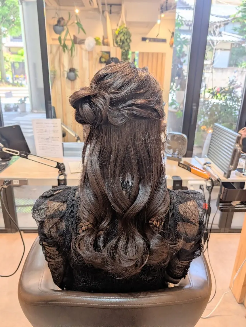セミロング ヘアアレンジ ハーフアップ ヘアセット koto💭 コトのヘアスタイル