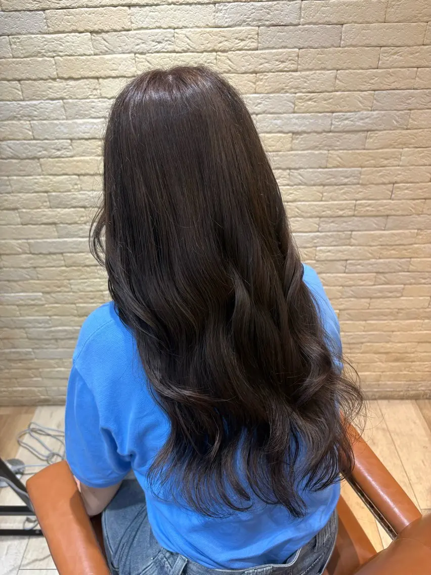 カラー ヘアカラー しおり🍬 KOKORO🤍のヘアスタイル