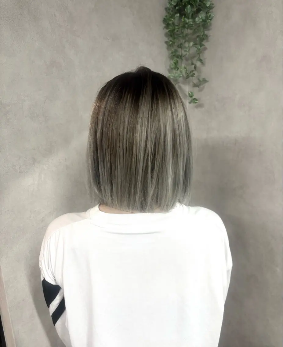 ミディアム カラー バレイヤージュ ブリーチ 透明感カラー デザインカラー ハイライトカラー ヘアカラー 塩島 彩織 🎀✩⡱のヘアスタイル