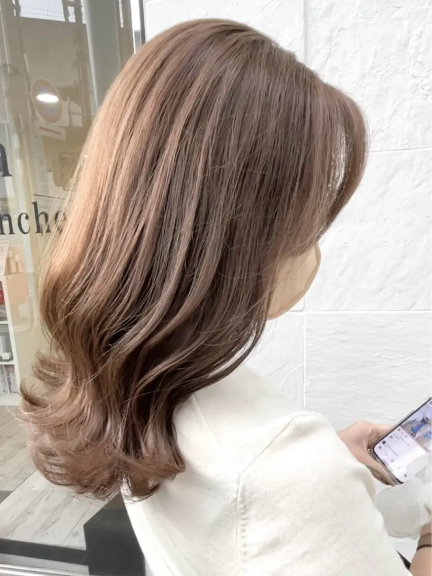 ミディアム カラー グレージュ くびれヘア 韓国風ヘア 高尾亮輔/ ボブ特化美容師のヘアスタイル