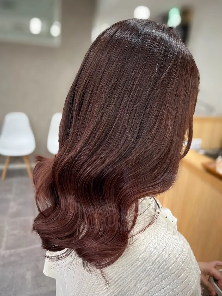 ロング カラー ブリーチ ブラウンカラー ブリーチなしカラー レッドカラー レッドブラウン カット ヘアカラー トリートメント (kakko) ayumiのヘアスタイル