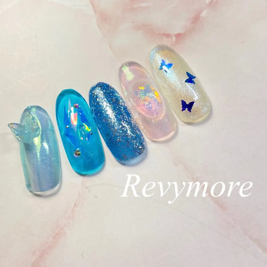 ショート ネイル オーロラネイル ブルー ジェルネイル 持ち込み シンプルネイル nail salon Revymoreのネイルデザイン