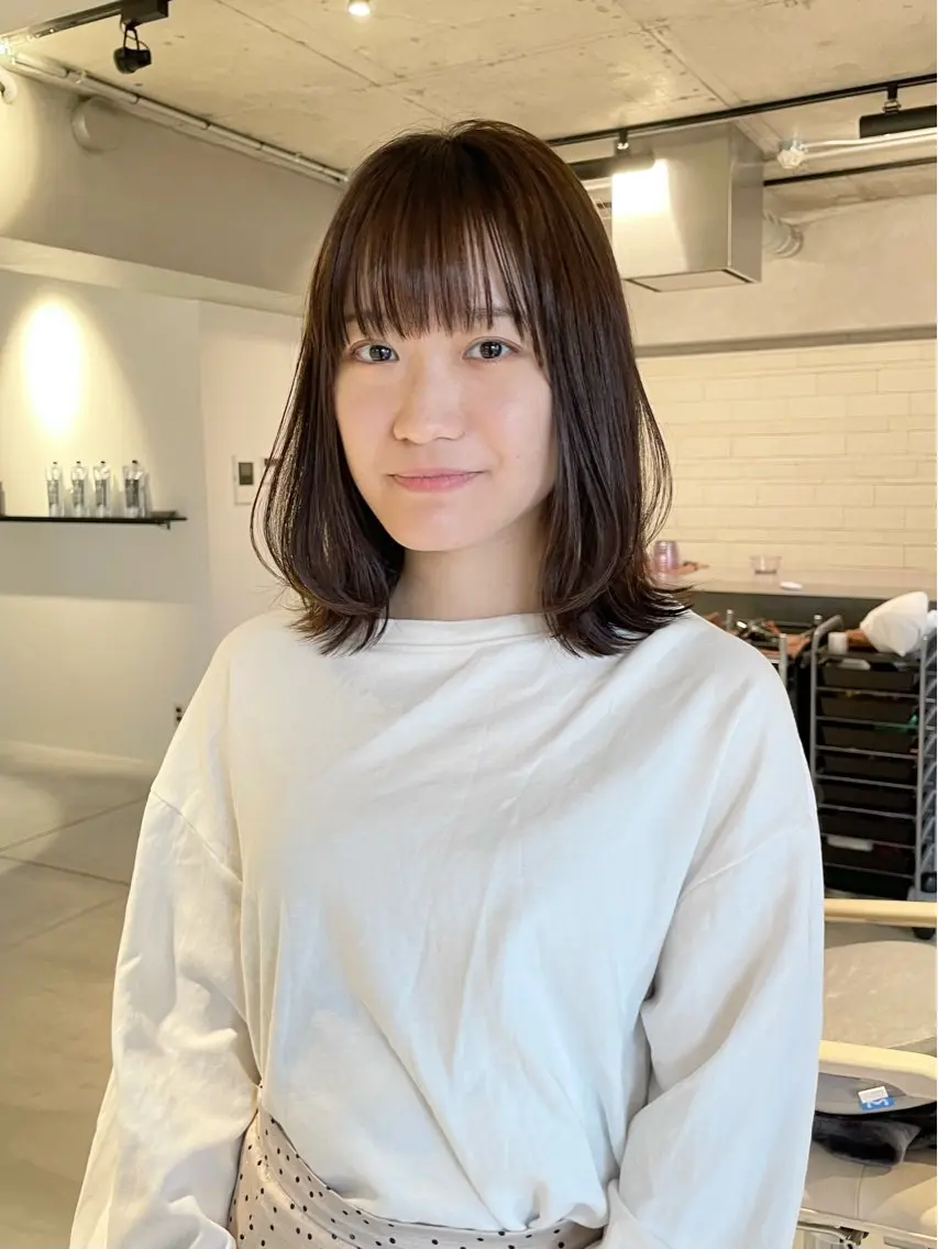 ミディアム レイヤーカット イズミ ナナコのヘアスタイル