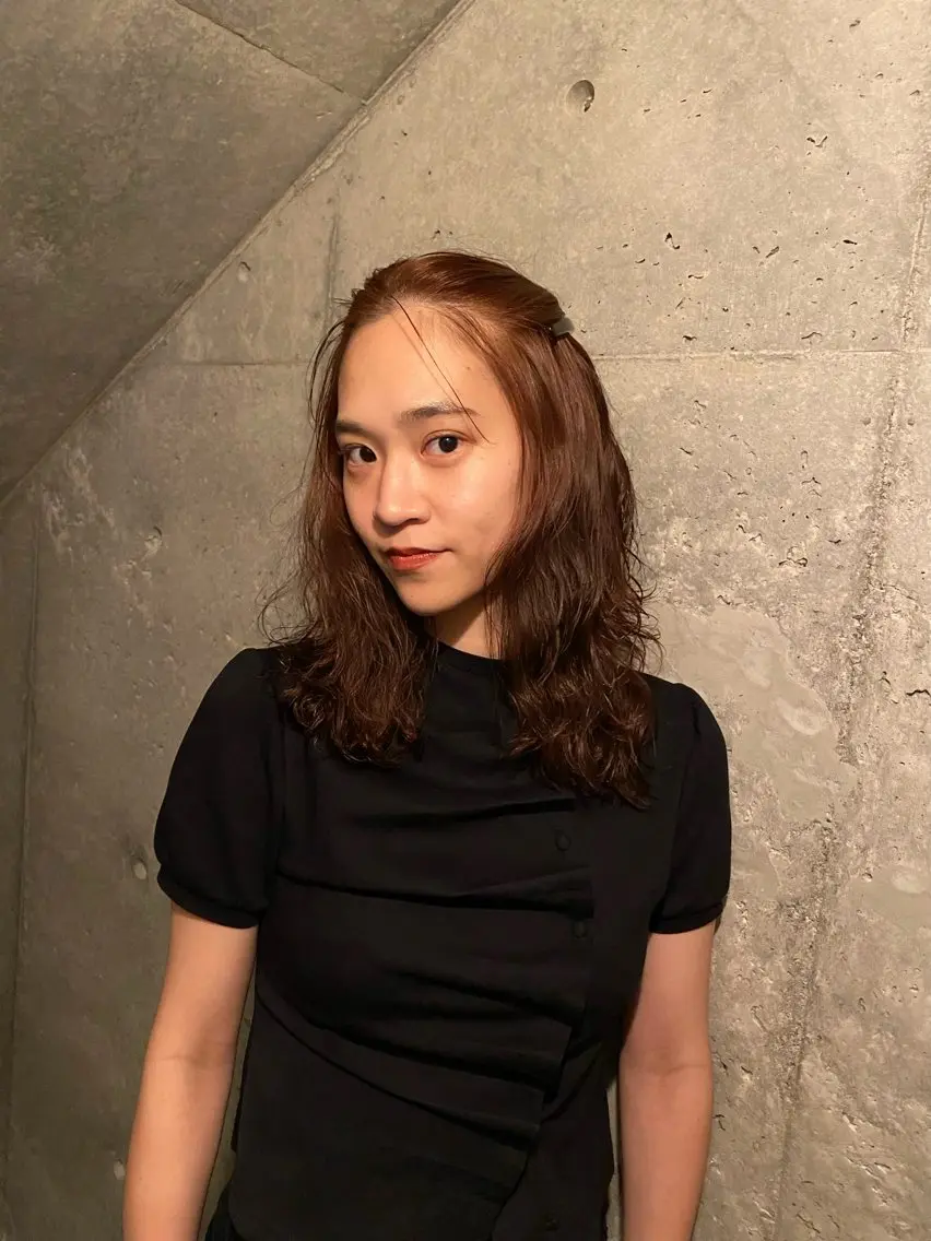 セミロング カラー ブリーチ ブラウンカラー ブリーチなしカラー オレンジ オレンジブラウン mina 🌷のヘアスタイル
