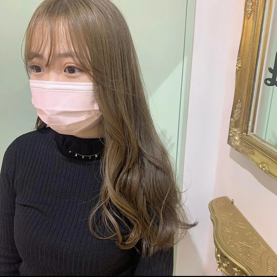 ロング カラー ベージュカラー ブリーチ オリーブベージュ カット ヘアカラー 🕊️ HONOKAのヘアスタイル