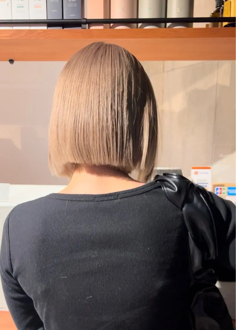 カラー 乕谷 美潮のヘアスタイル