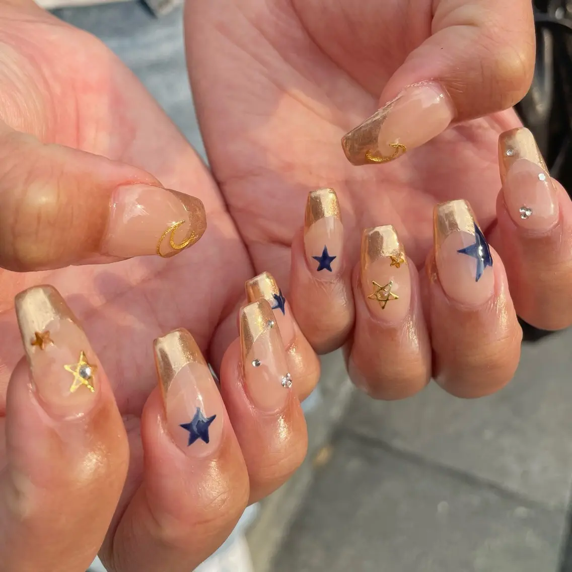 ネイル フレンチネイル ゴールド NENE／Insta p_box_neneのネイルデザイン