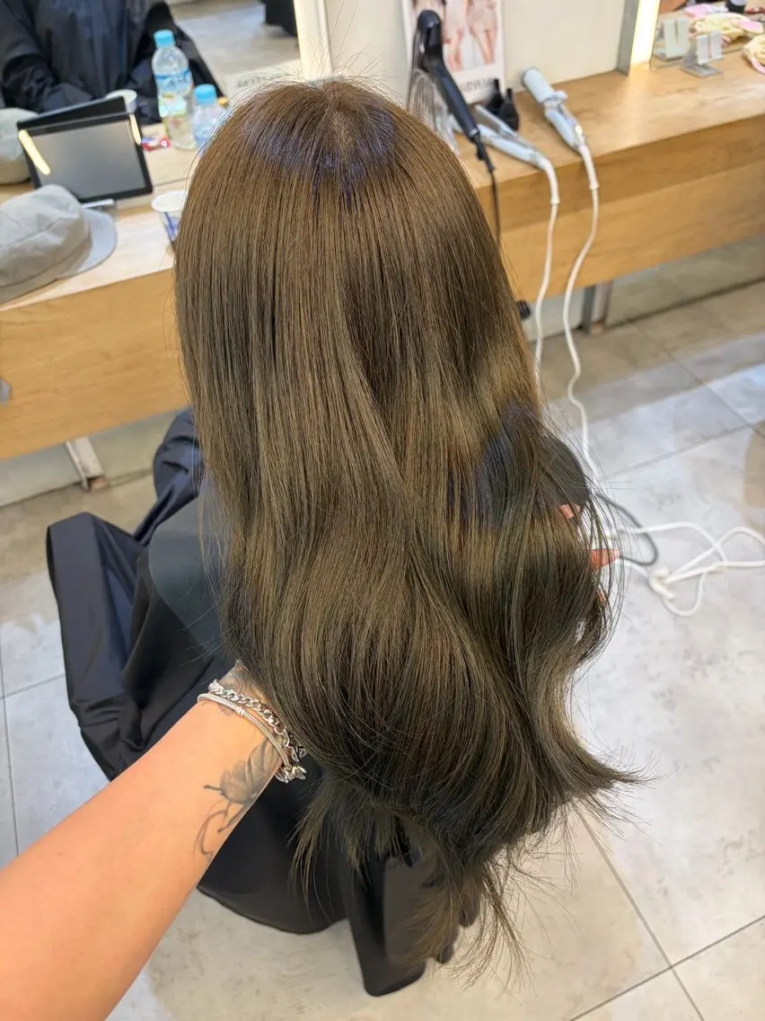 ロング カラー カット ヘアカラー トリートメント 韓国🇰🇷透明感 ERIのヘアスタイル