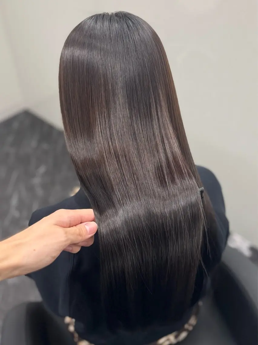 ロング パーマ くびれヘア ハッシュカット ハイレイヤー 髪質改善 ヨシンモリ ヘアカラー トリートメント 髪質改善Ⅰ透明感 艶カラーⅠたつやのヘアスタイル