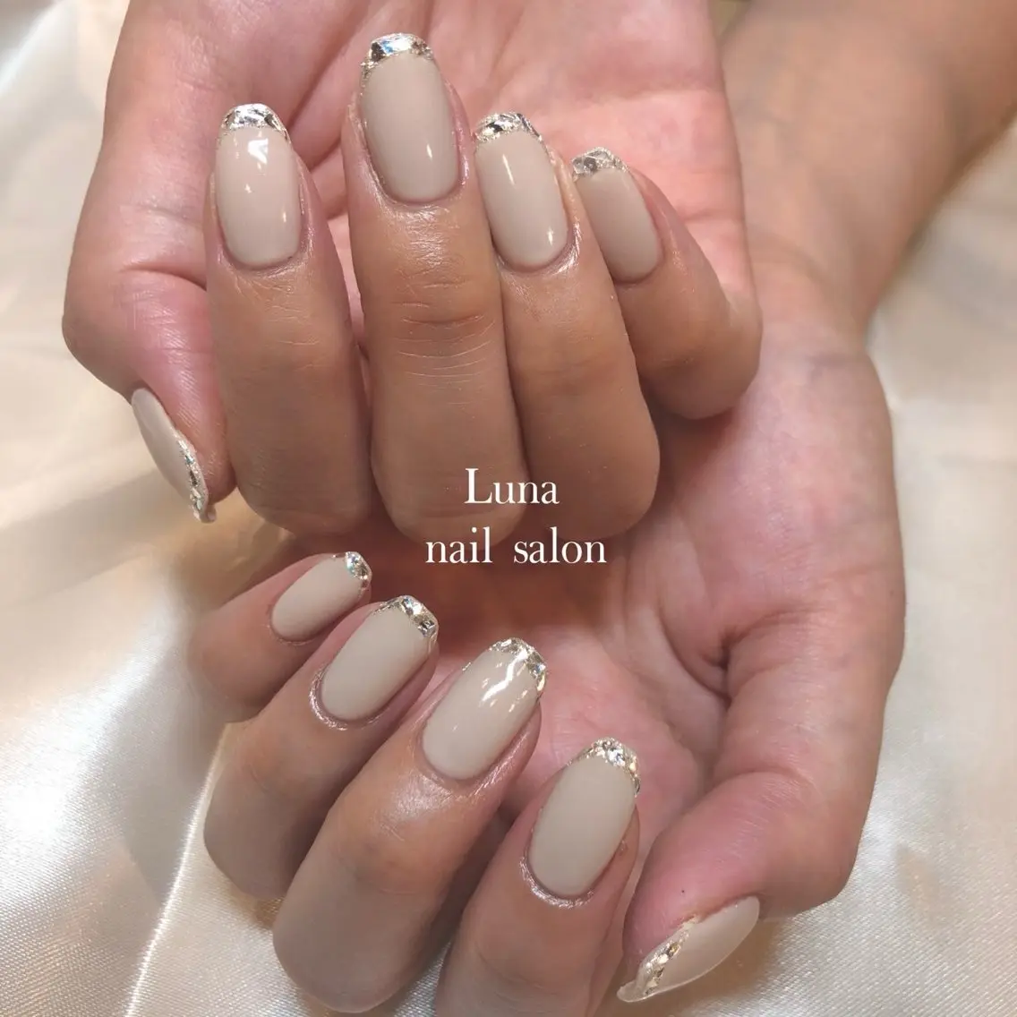 ネイル Silver Lunaのネイルデザイン