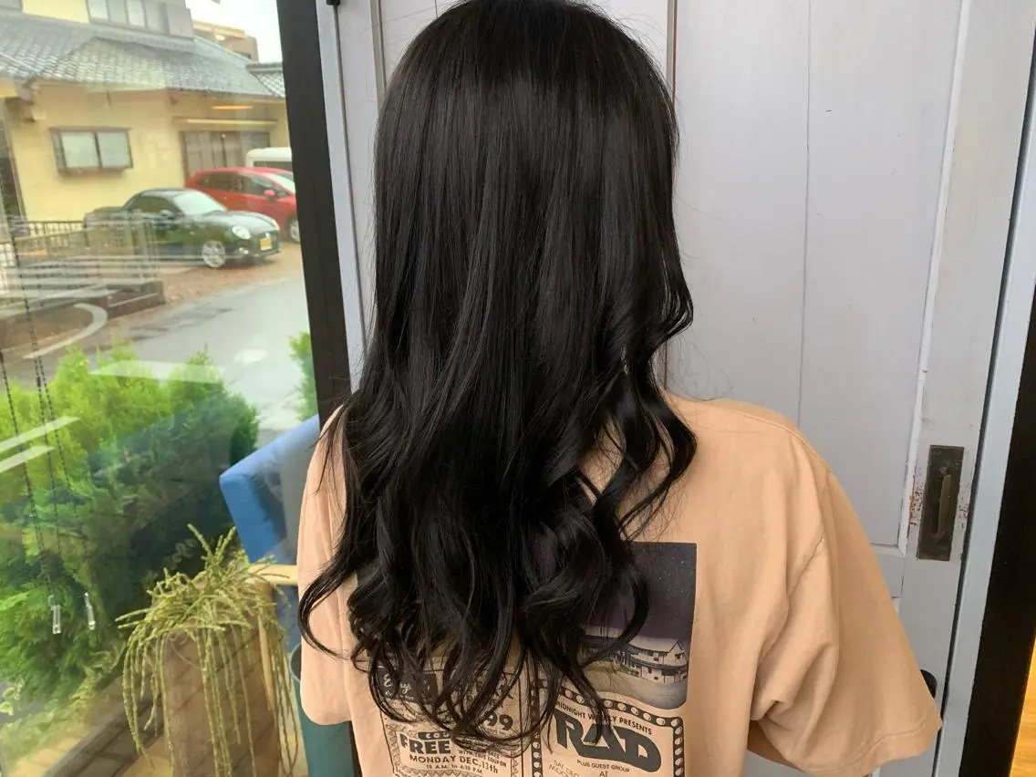 ロング カラー 黒髪 ブルーカラー ブルーブラック ツキダテ ユイのヘアスタイル