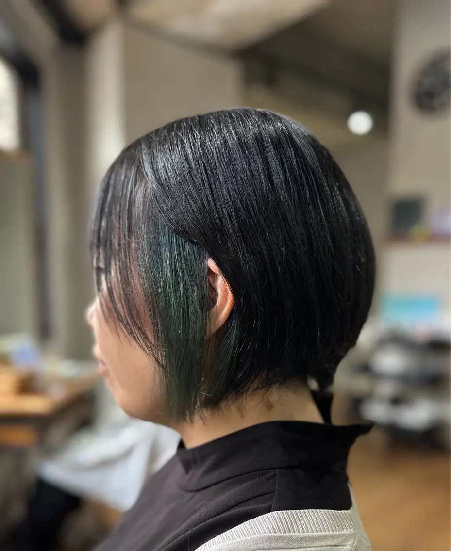 ショート ヘアカラー ✂️秋葉原 🤍YURI🤍のヘアスタイル
