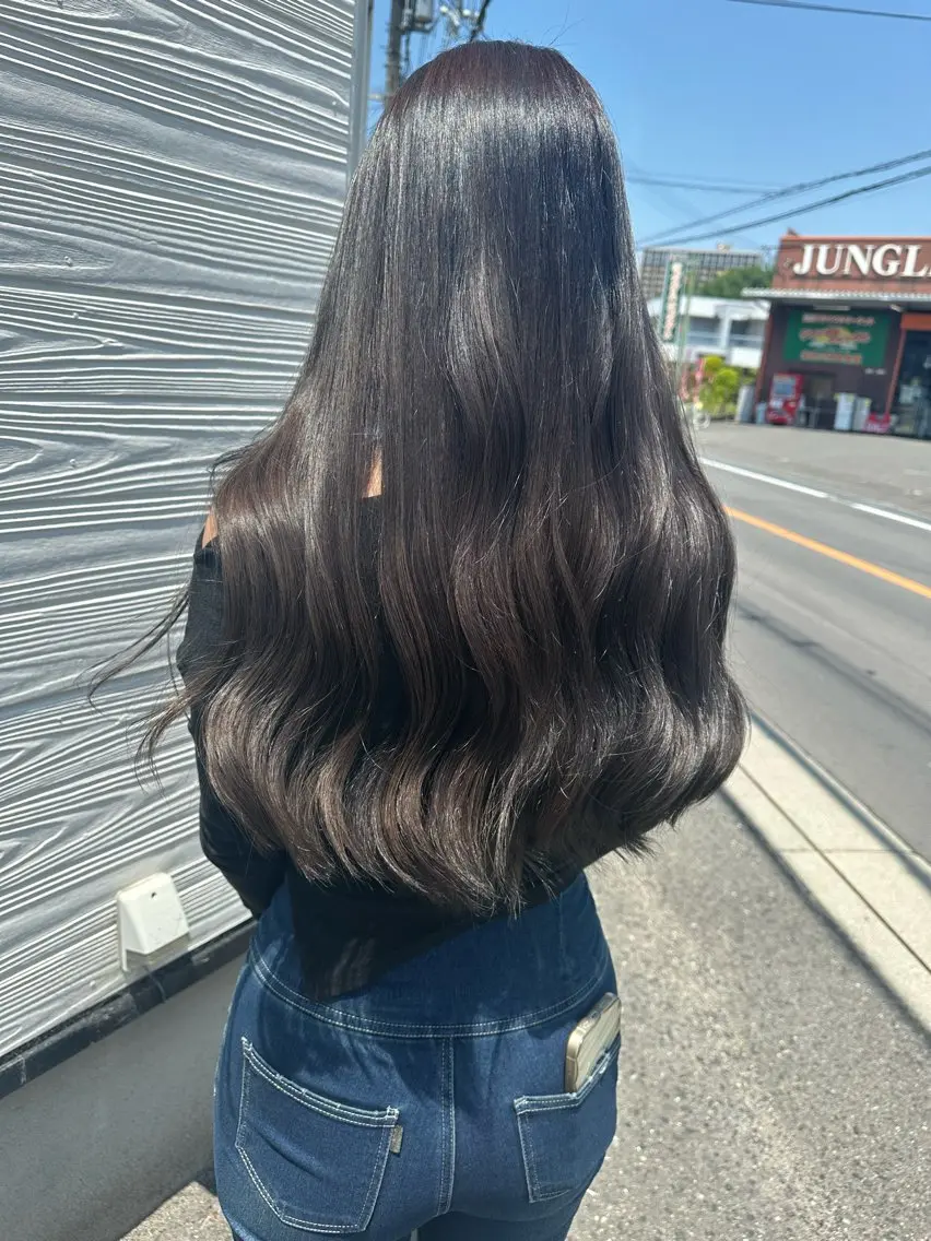 ロング ヘアカラー 半田 知穂のヘアスタイル