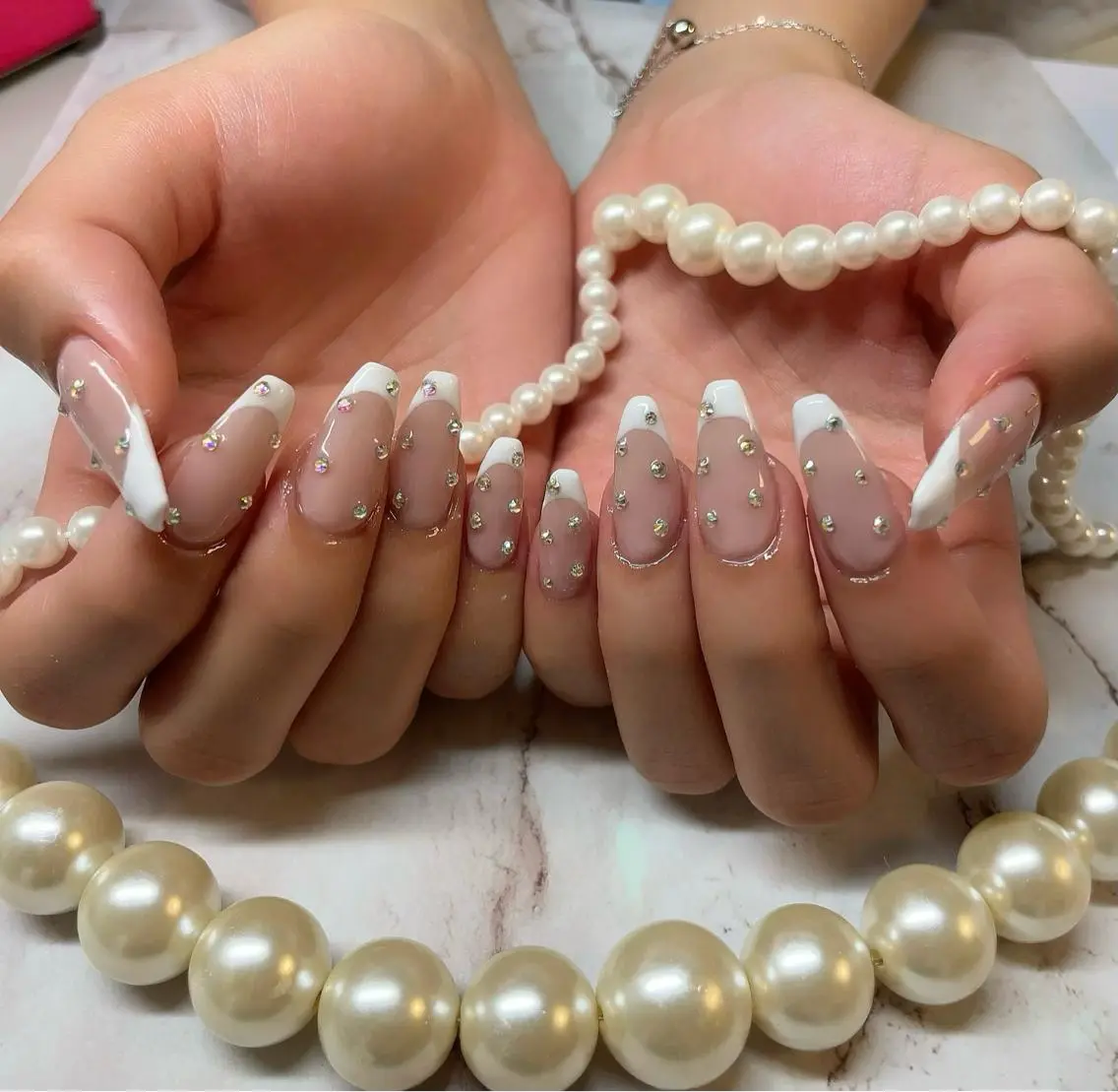 ネイル オーロラネイル フレンチネイル ロングネイル スカルプネイル ストーンネイル ハンドネイル Nail salon 🎀Angeのネイルデザイン