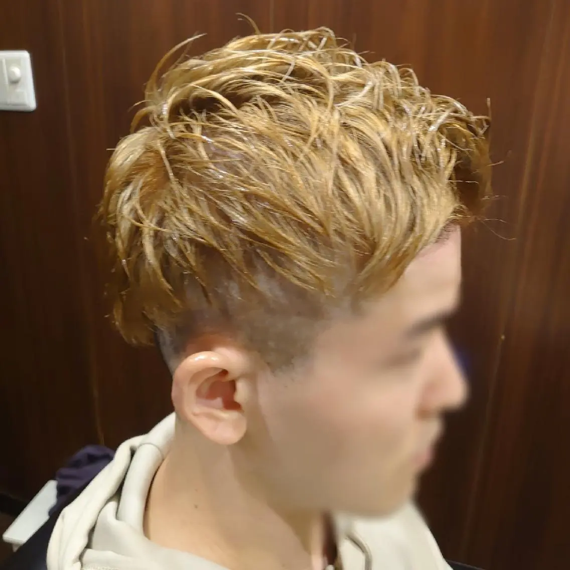 カラー メンズ ショート 三浦 凪砂のヘアスタイル