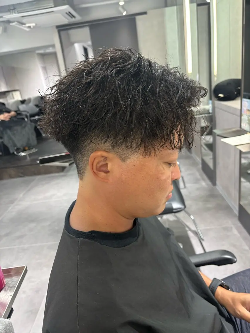 ショート パーマ メンズ ショートヘア カット パーマ フェザーパーマ/ ダブルカラー/藤田のヘアスタイル