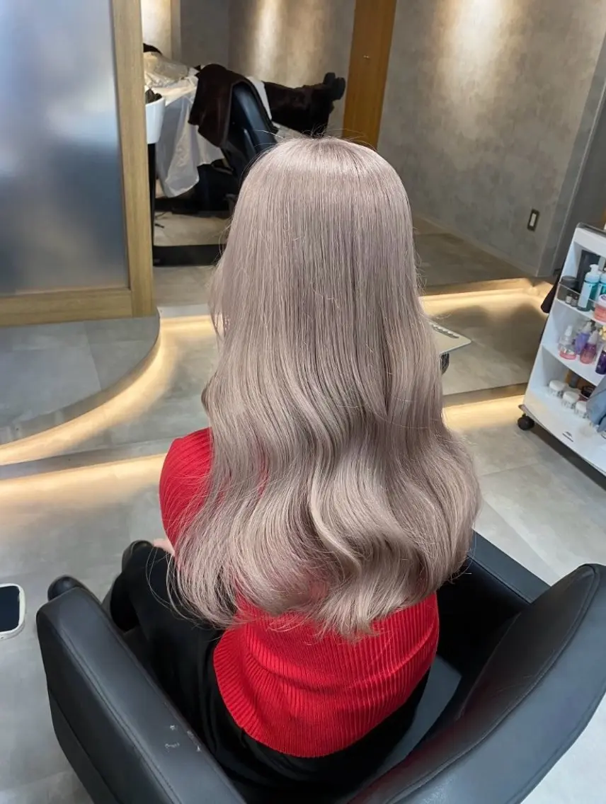 ロング カラー ブリーチ ハイトーンカラー ヘアカラー トリートメント ヘッドスパ ヘアセット 淡色/ワンホンヘア 🤍MINORIのヘアスタイル