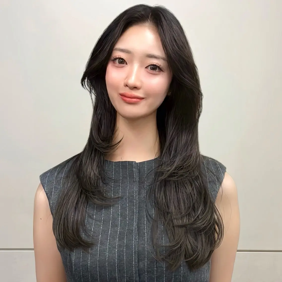 ロング カラー カット トリートメント 新宿/レイヤーカット 髪質改善/小顔見せのヘアスタイル