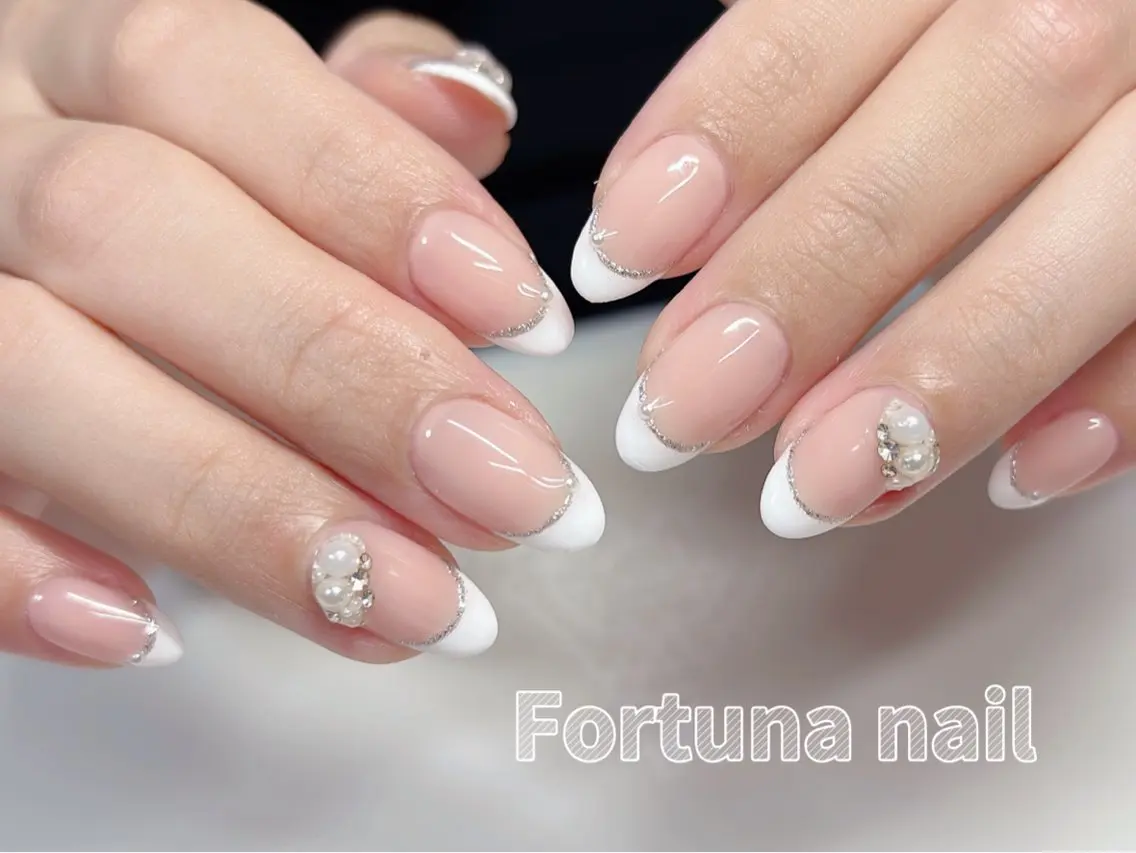 ネイル 持ち込み ブライダルネイル Nail •Head スパFortunaのネイルデザイン