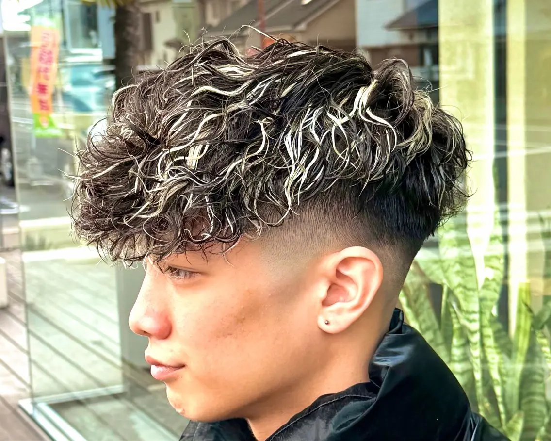 【💎ご新規様限定💎】メンズカット+スペインカール🇪🇸+ハイライトの写真
