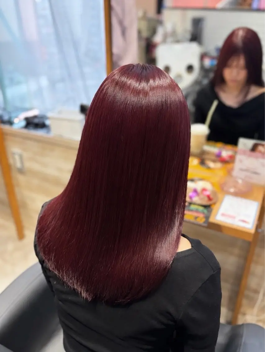 セミロング カラー ラベンダーカラー ラベンダーピンク ピンクカラー ヘアカラー トリートメント 鎌田 優依のヘアスタイル
