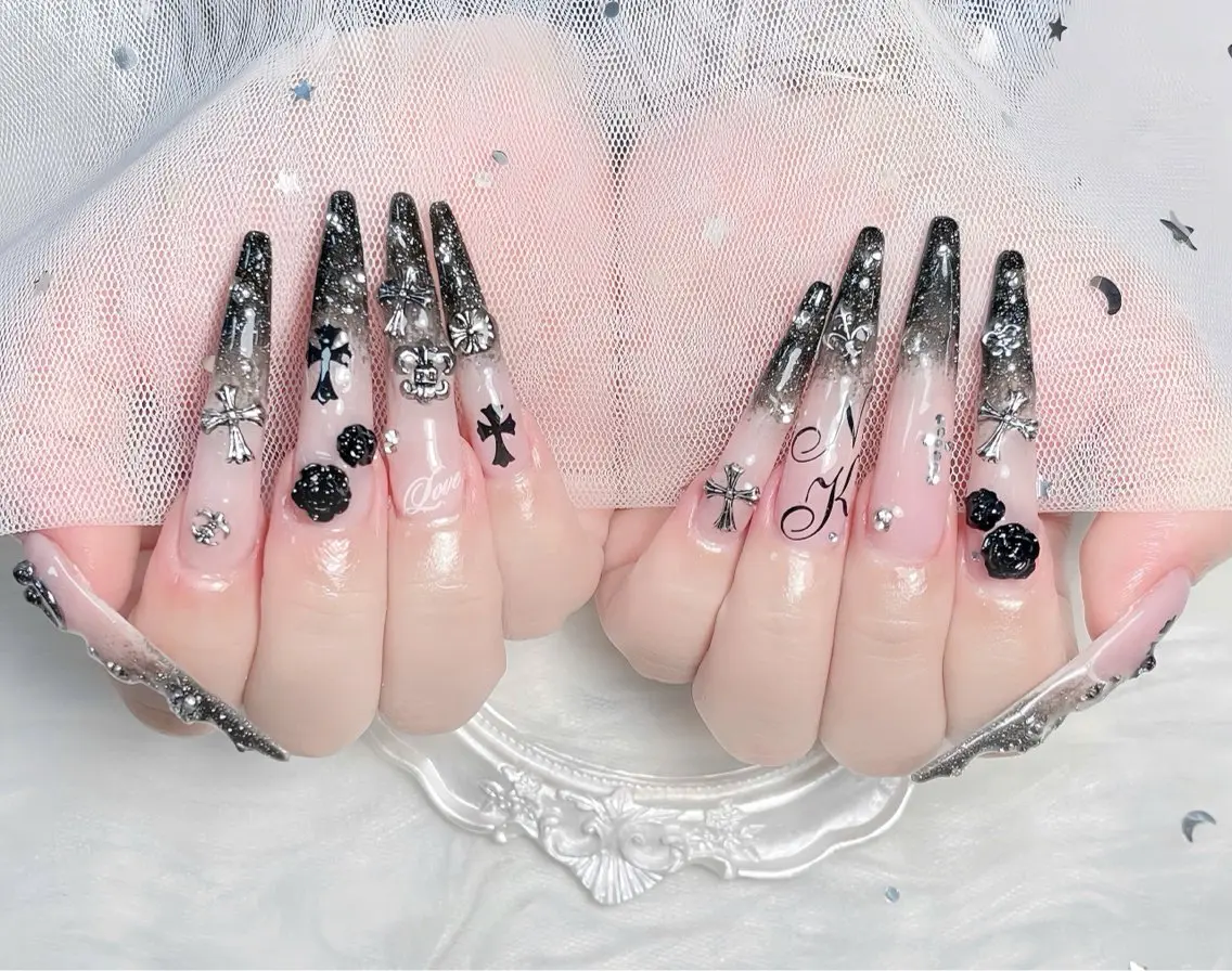 ネイル チークネイル 長さ出し フレンチネイル ジェルネイル グラデーション ハンドネイル THANHTHANH NAILのネイルデザイン