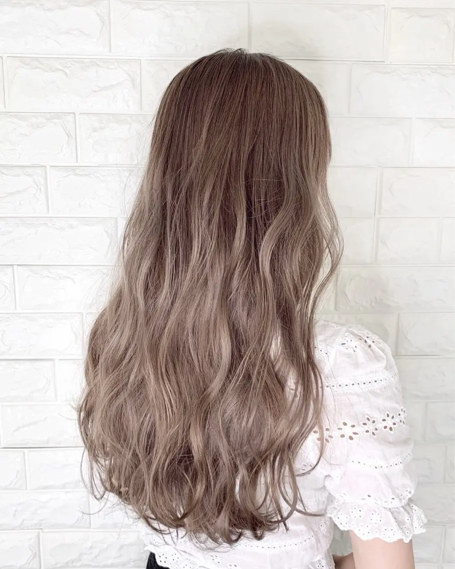 ロング カラー エクステ 佐々木 りあのヘアスタイル