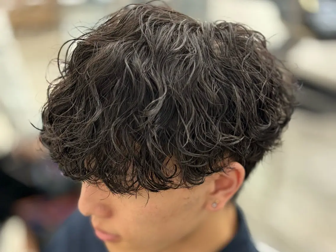 🔴ご新規様メンズ限定人気No. ２🔴骨格矯正カット＋波巻きスパイラルパーマ🌀の写真