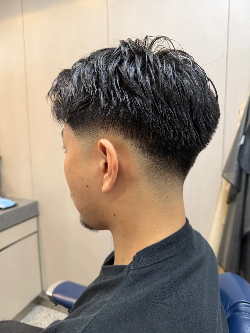 ショート メンズ フェードカット 野崎 テレシアのヘアスタイル