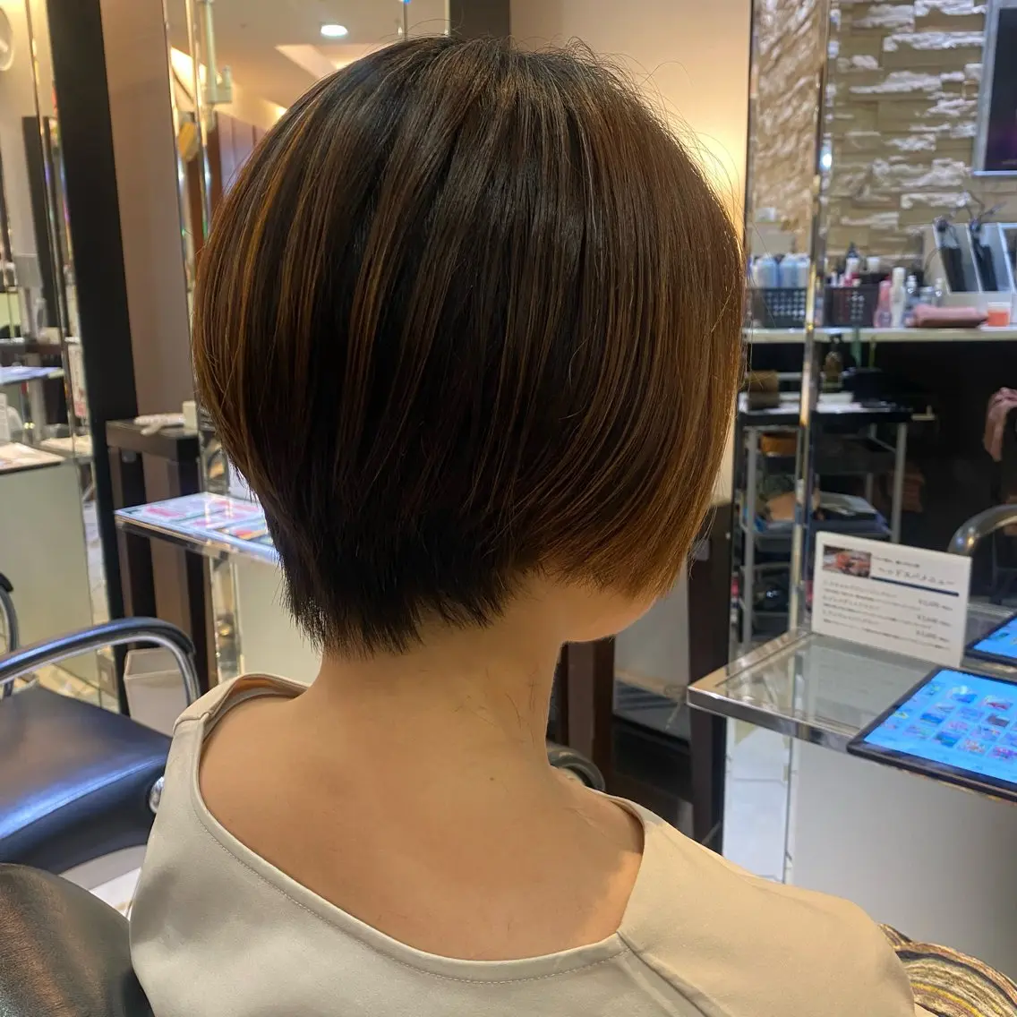 ショート レイヤーカット ショートヘア 荻野 早紀のヘアスタイル
