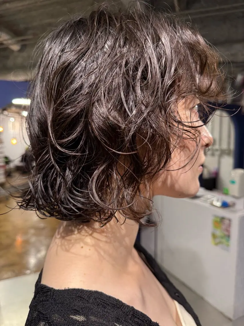ショート パーマ カット ヘアカラー パーマ 透明感カラー レイヤー亀井唯登のヘアスタイル