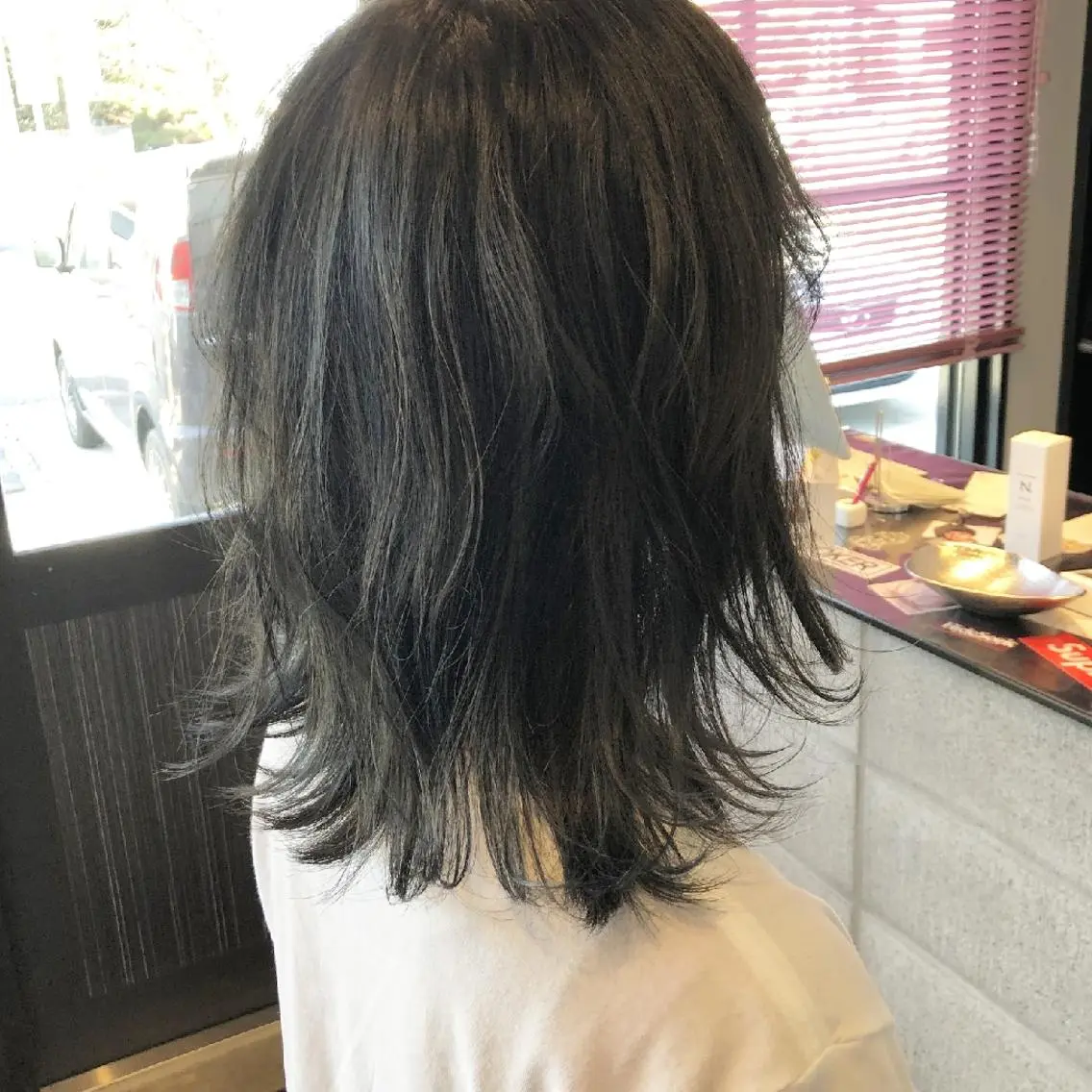 ミディアム カラー ブルーカラー ブルージュ looker ルーカーのヘアスタイル