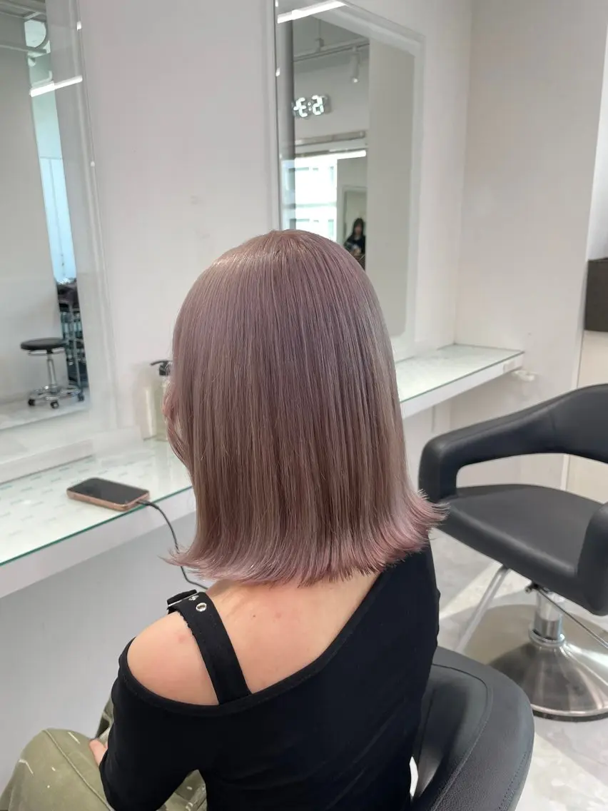 ミディアム カラー ヘアアレンジ ヘアカラー トリートメント ヘッドスパ ヘアセット ウルフカット×ハイ トーン職人🤍ゆうひのヘアスタイル
