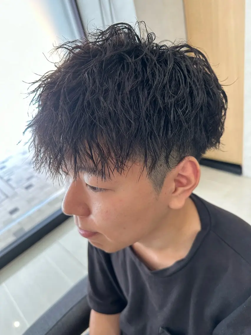 ショート パーマ メンズ メンズパーマ メンズツイストパーマ 波巻きパーマ ツイストパーマ 💈メンズ特化 美容師サキ💈のヘアスタイル