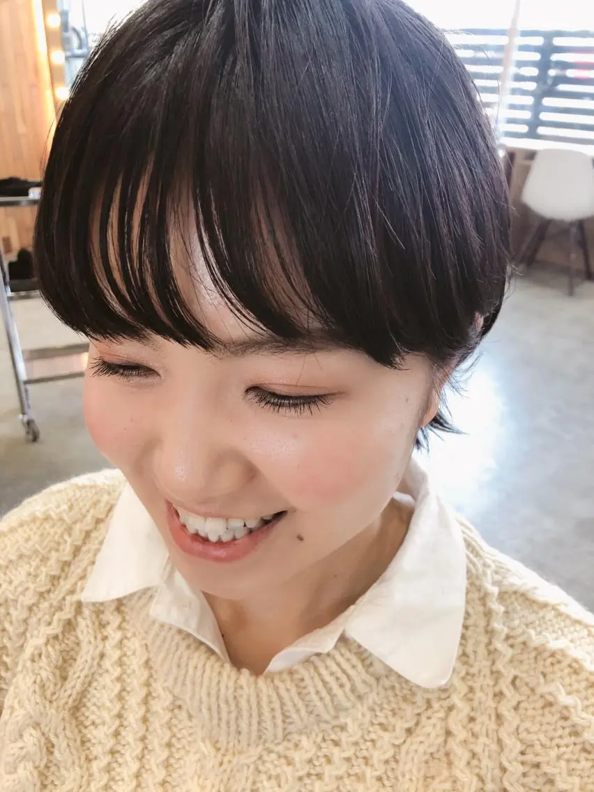 前髪顔周り似合わせカットの写真