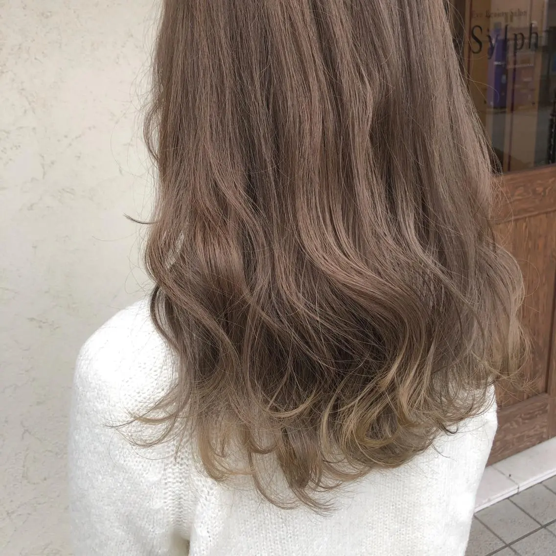 ミディアム カラー ベージュカラー ブリーチ 艶髪育成サロン 京橋　shinのヘアスタイル