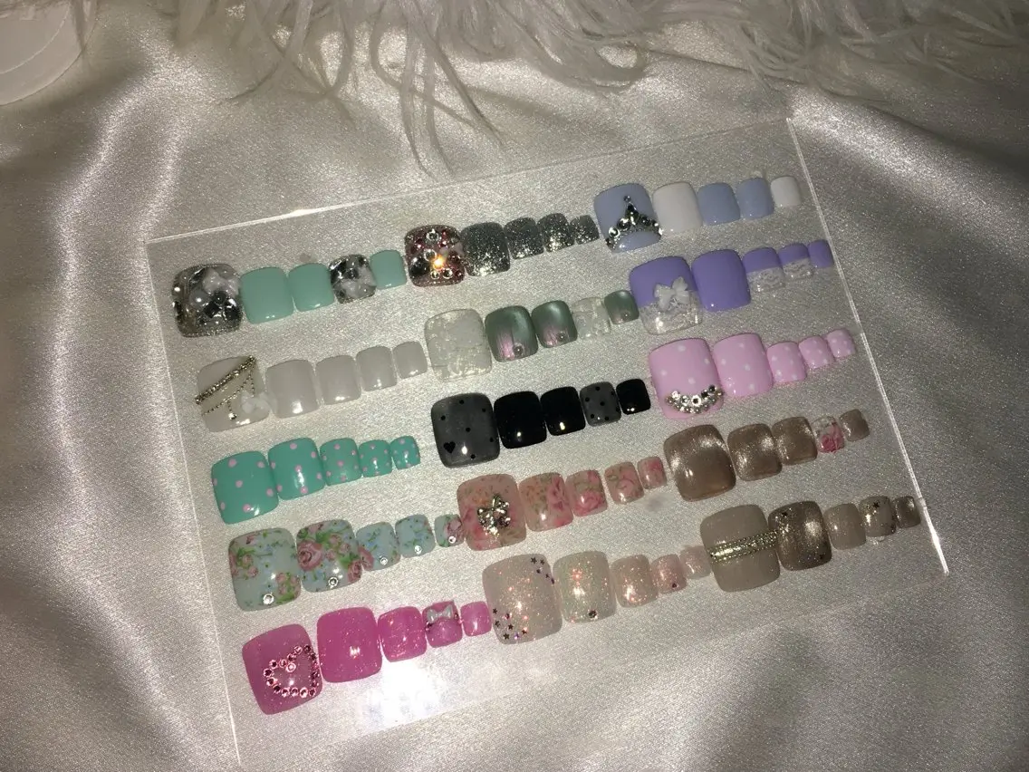 ネイル フットネイル Mauvely akariのネイルデザイン