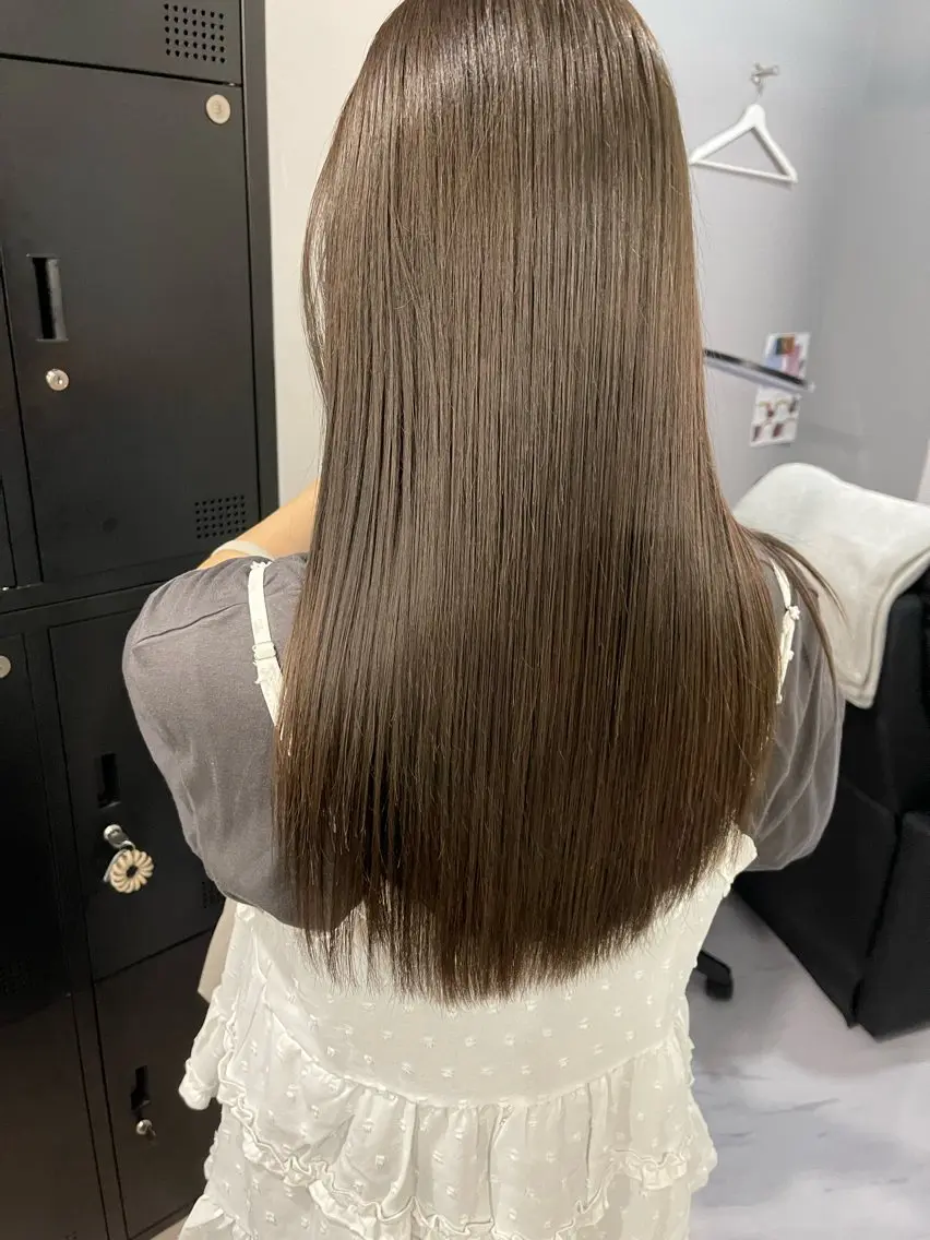ロング カラー ベージュカラー オリーブベージュ カット ヘアカラー トリートメント Kamie みかじりのヘアスタイル