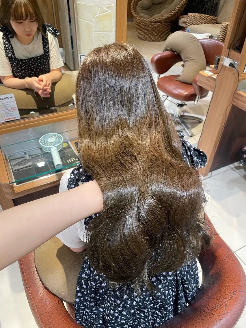 ロング カラー リベルテ新宿 顔周りレイヤー/艶髪のヘアスタイル