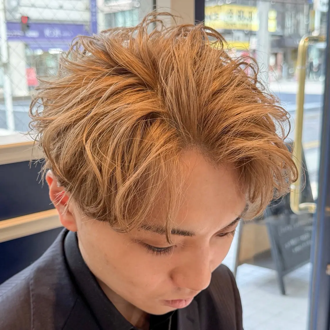 ショート カラー メンズ ベージュカラー ミルクティーベージュ ヘアカラー 吉田 新平のヘアスタイル