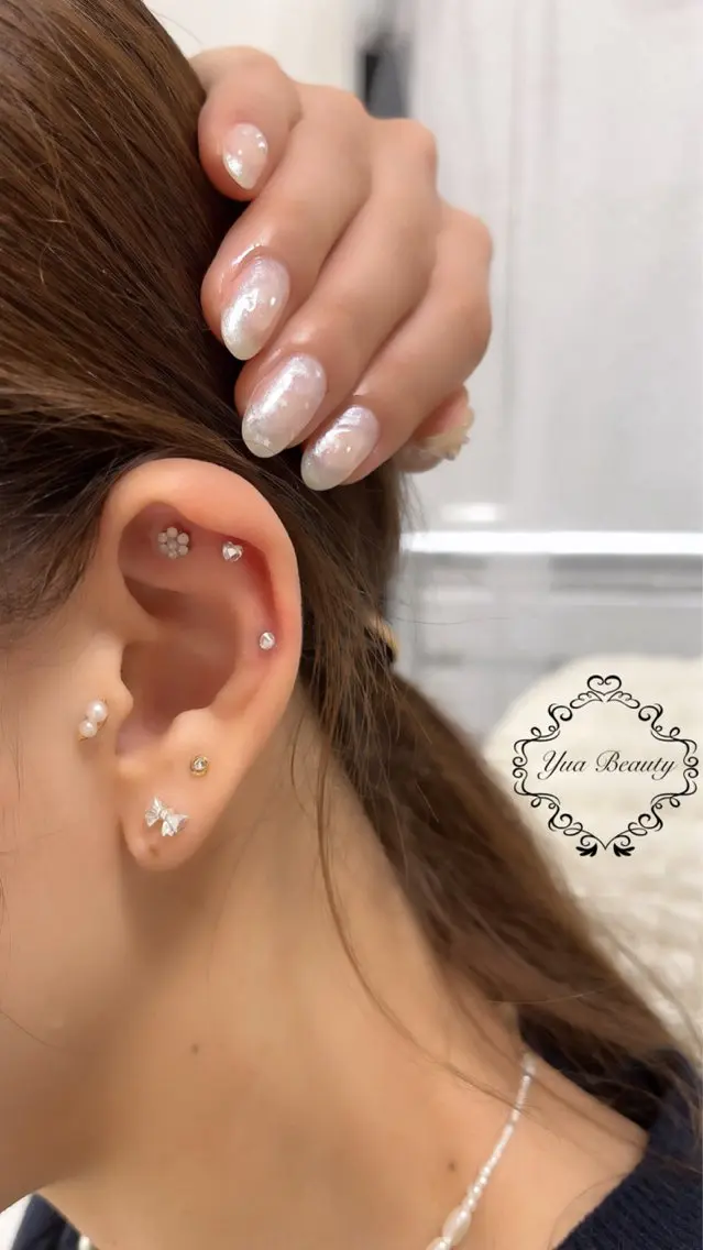 耳つぼジュエリー👂💎14粒までの写真