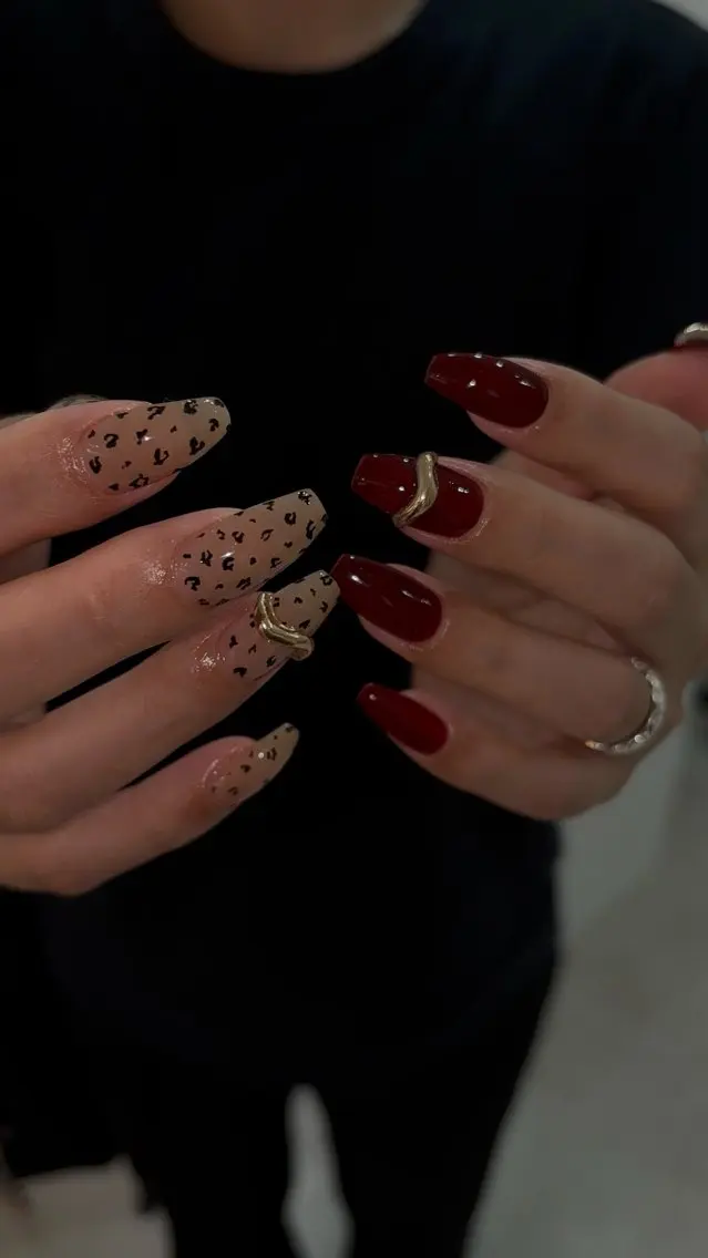 ネイル アニマル柄 ボルドー 持ち込み ハンドネイル nué nail 【halu】のネイルデザイン