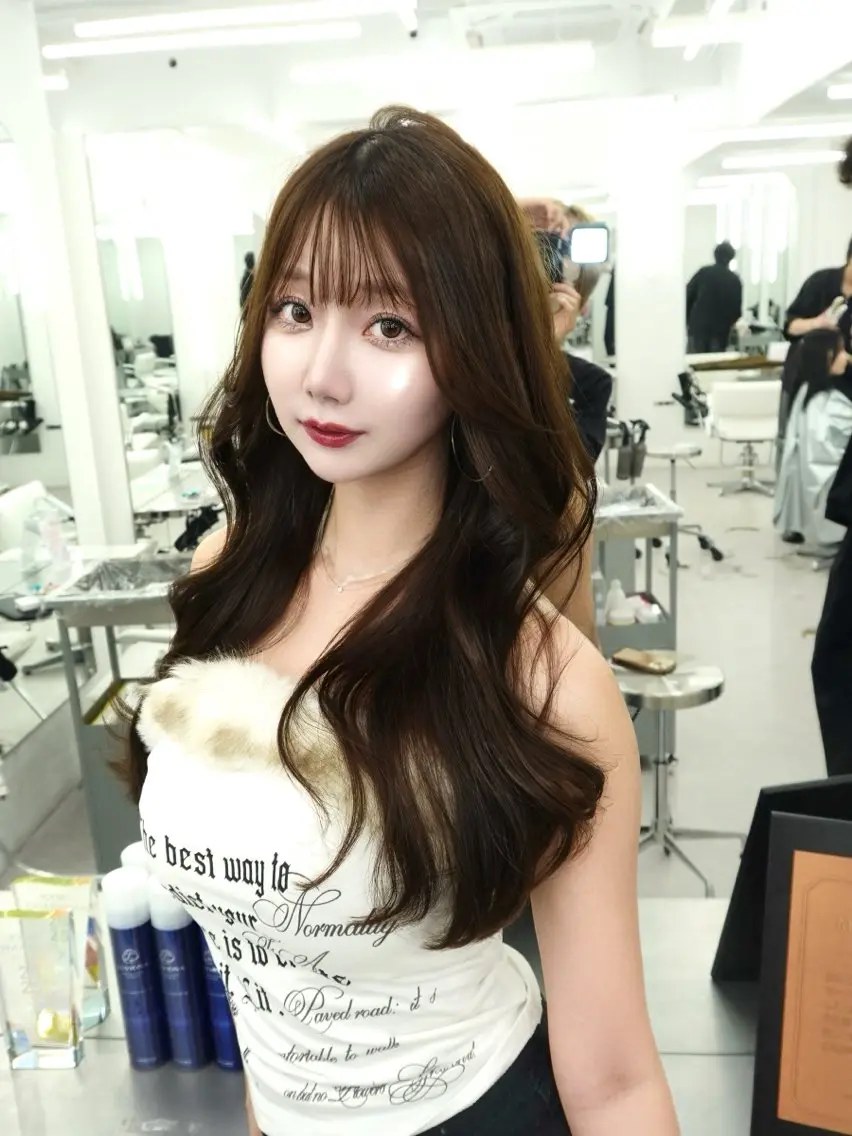 ロング カラー ハイレイヤー レイヤーカット 盛れる顔周り✨韓国式 レイヤーkanatoのヘアスタイル