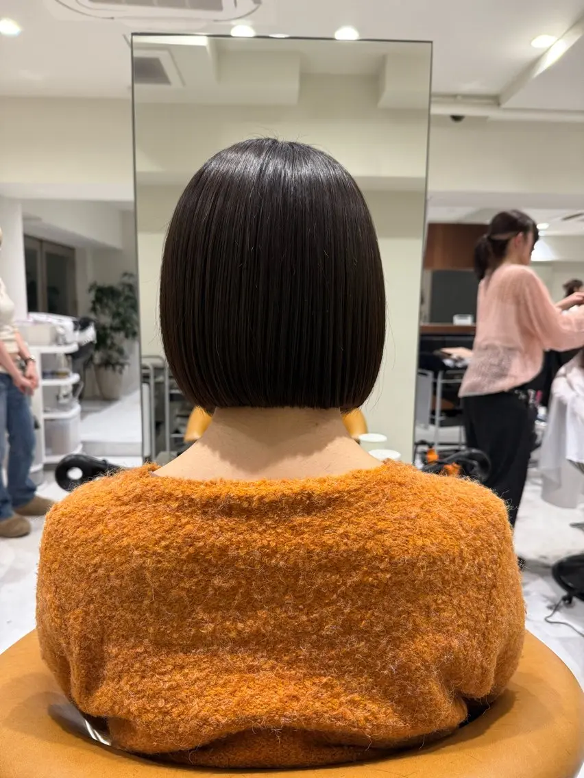 ショート カット ヘアカラー ぱつっとボブ/透明感 カラー/Ayakaのヘアスタイル