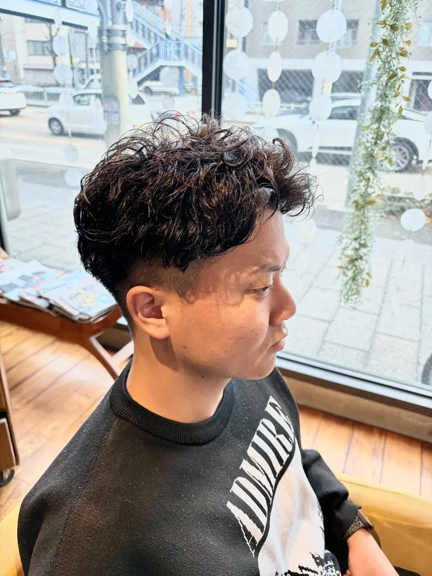 パーマ メンズ メンズパーマ 波巻きパーマ スパイラルパーマ カット パーマ メンズパーマ/ タイチのヘアスタイル