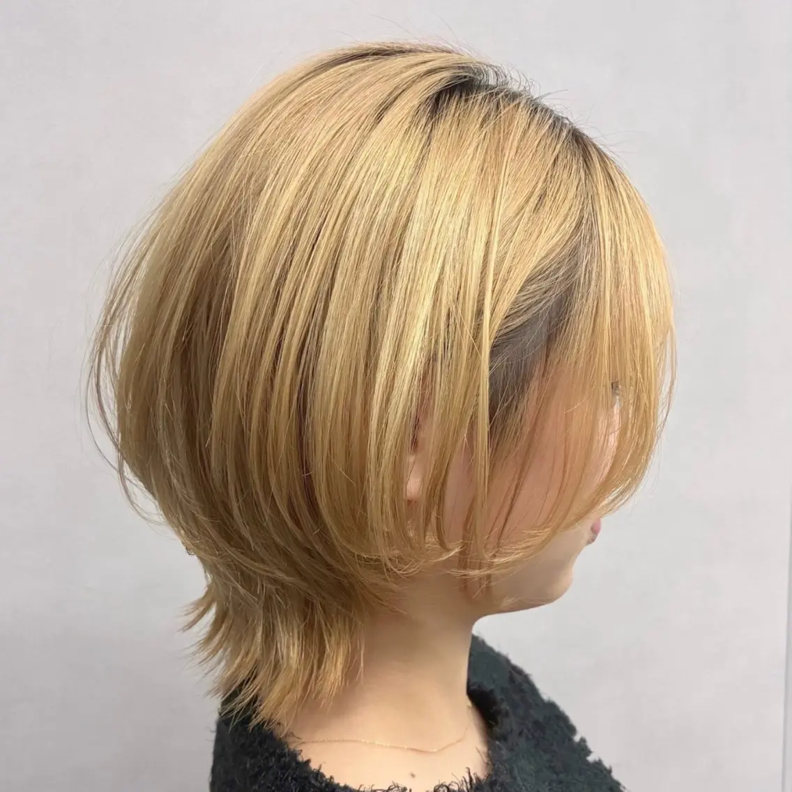 ミディアム カラー ウルフカット SUZUNO🤎ボブ レイヤー🫧顔周りのヘアスタイル